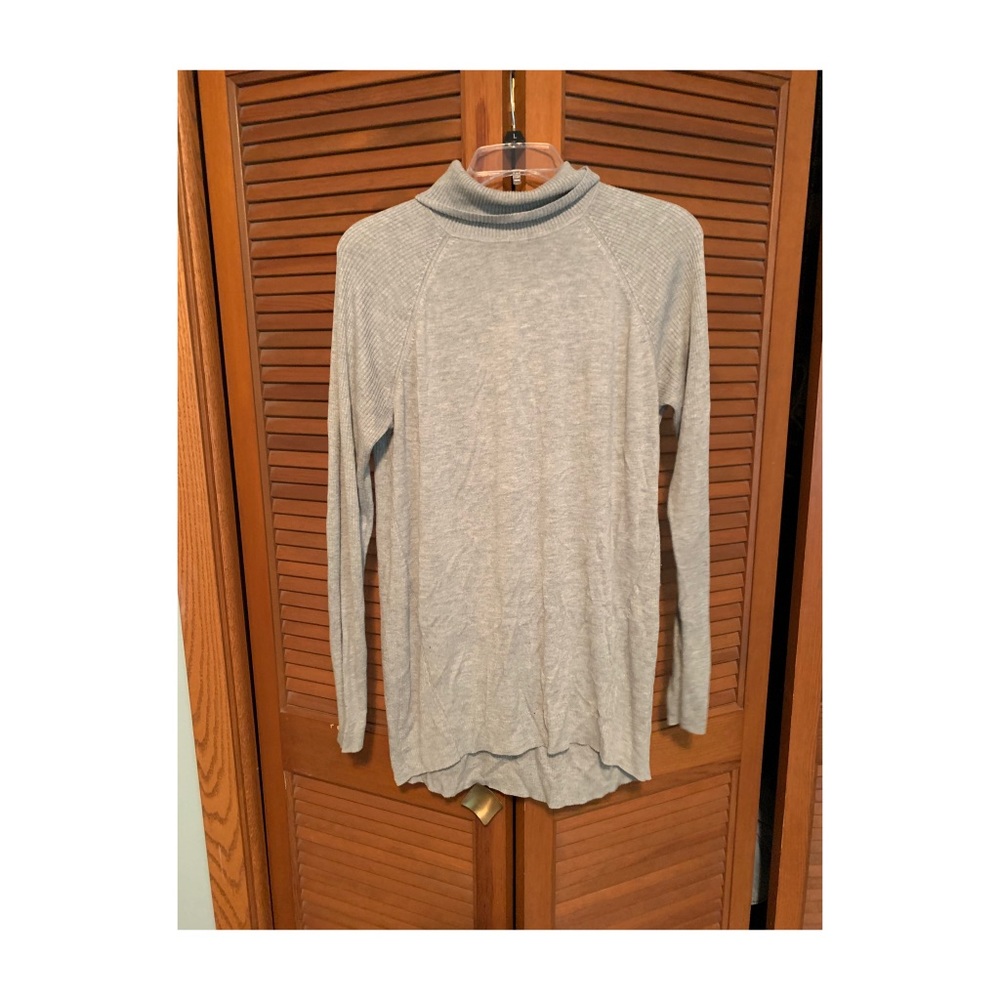 Lightweight sweater